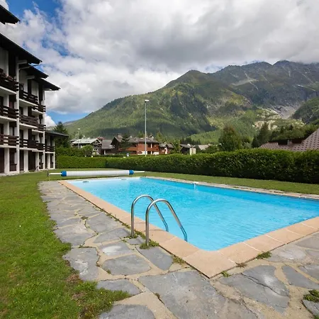 Sainte-foy-l'argentiere Sleeps 4 Pool *