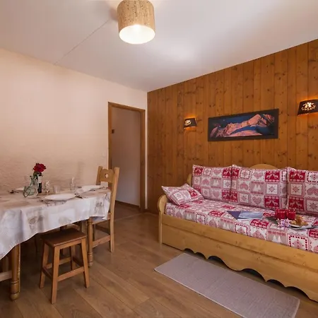 Apartment Sainte-foy-l'argentiere Sleeps 4 Pool Chamonix